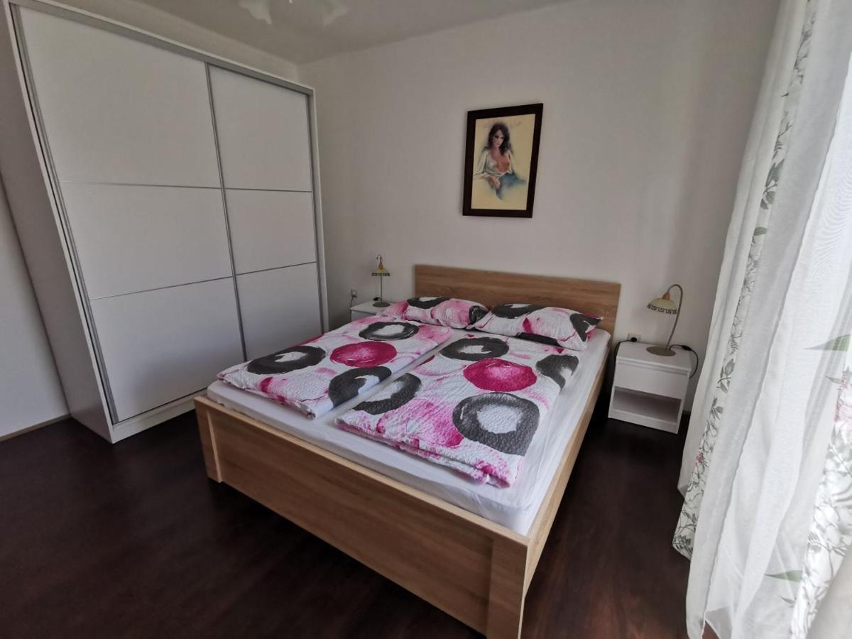 Apartment Martina Banjol エクステリア 写真