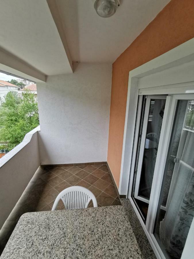 Apartment Martina Banjol エクステリア 写真