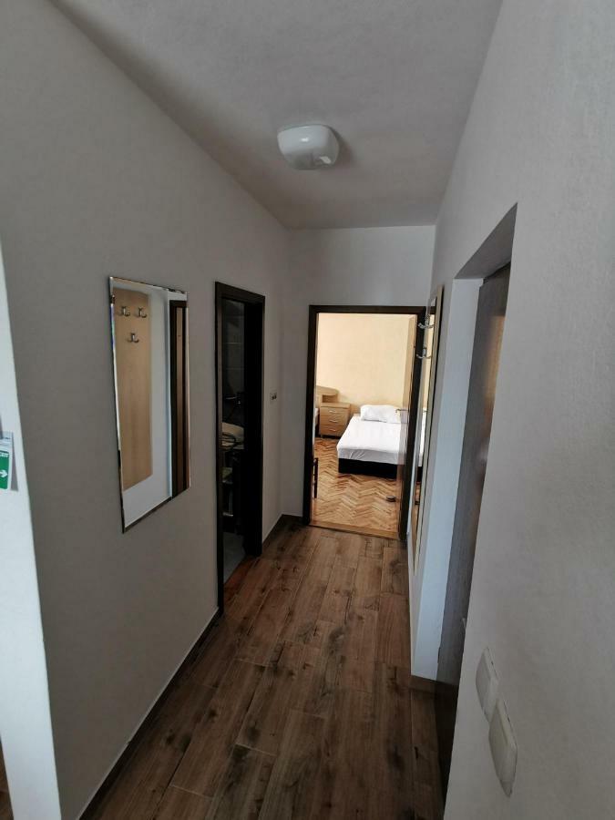 Apartment Martina Banjol エクステリア 写真