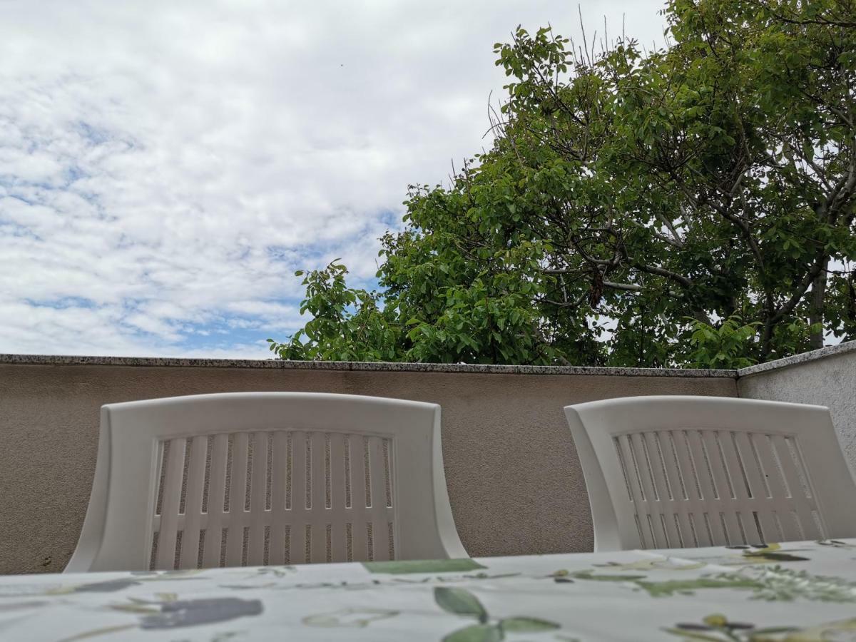 Apartment Martina Banjol エクステリア 写真